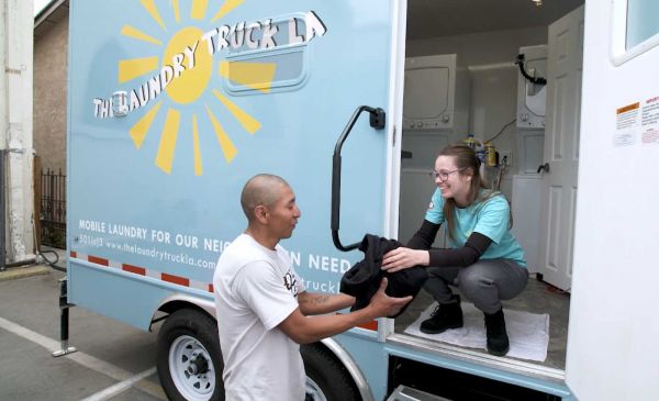 This Laundry Truck Will Be Washing Clothes for Homeless People of Los Angeles